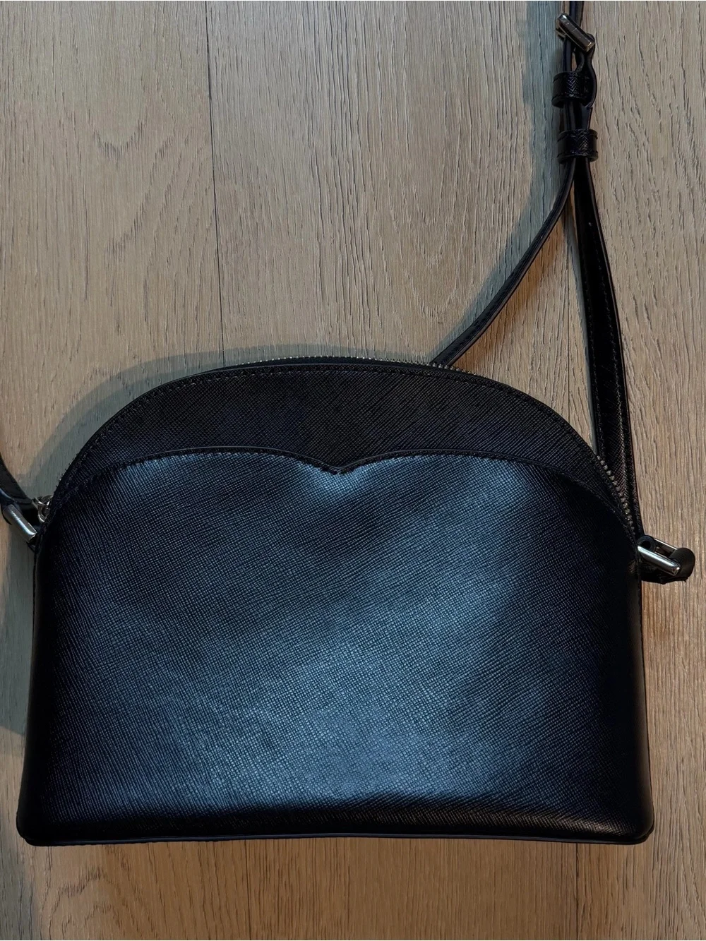 Kate Spade scalloped crossbody purse